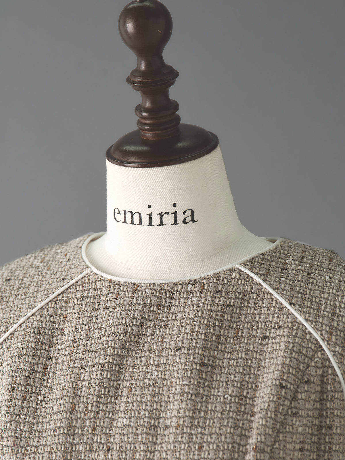 Half sleeve piping tweed one-piece- | エミリアウィズ 公式