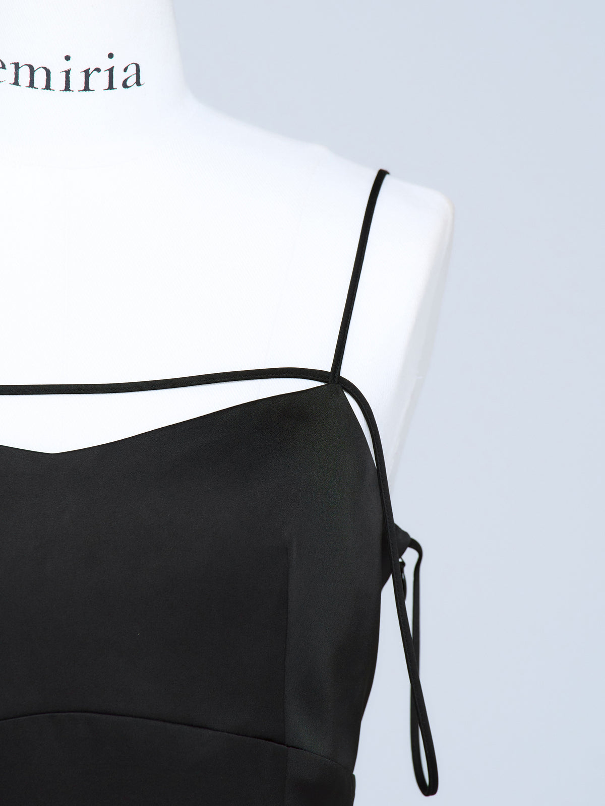 ワンピース emiriawiz Narrow Strap Camisole Dress Narrow Strap Camisole Dress | エミリアウィズ 公式オンライン