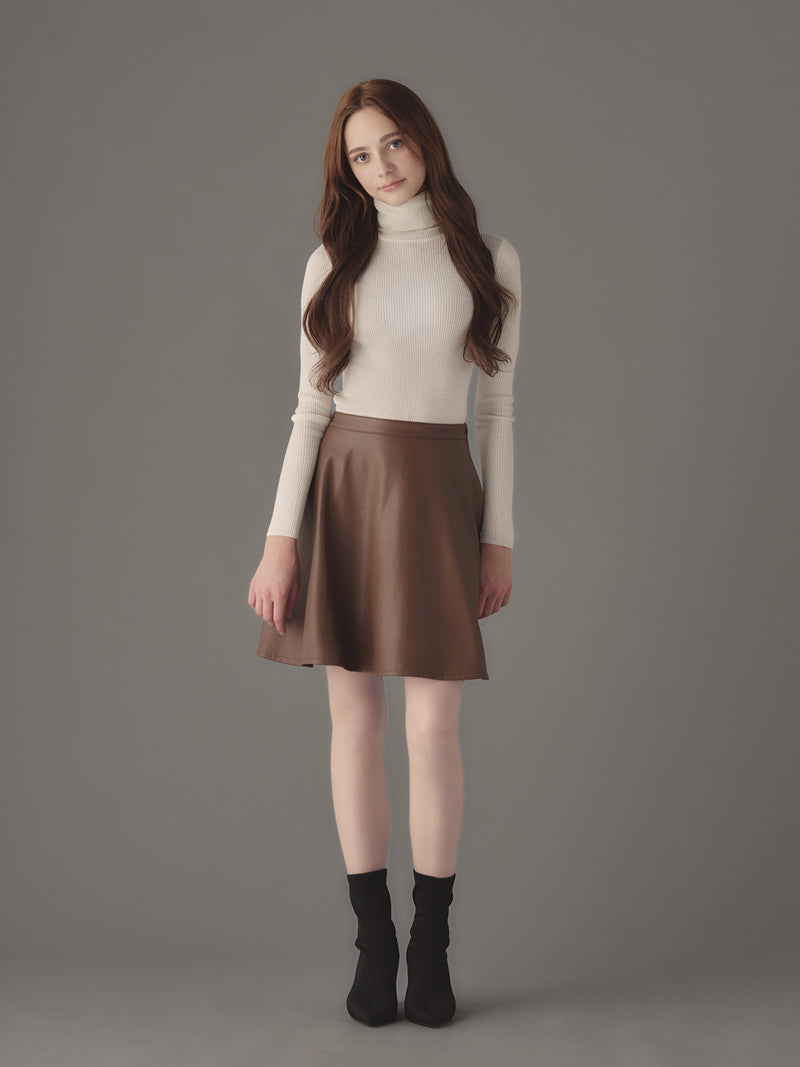 Fake leather flare mini skirt