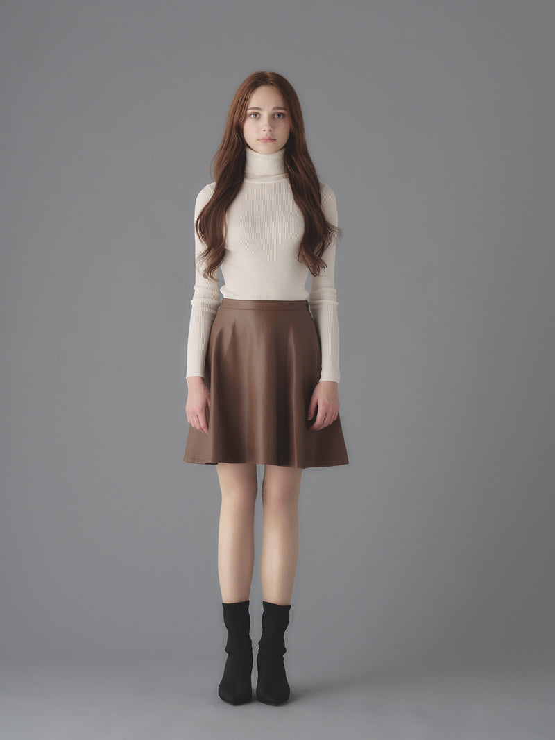 Fake leather flare mini skirt