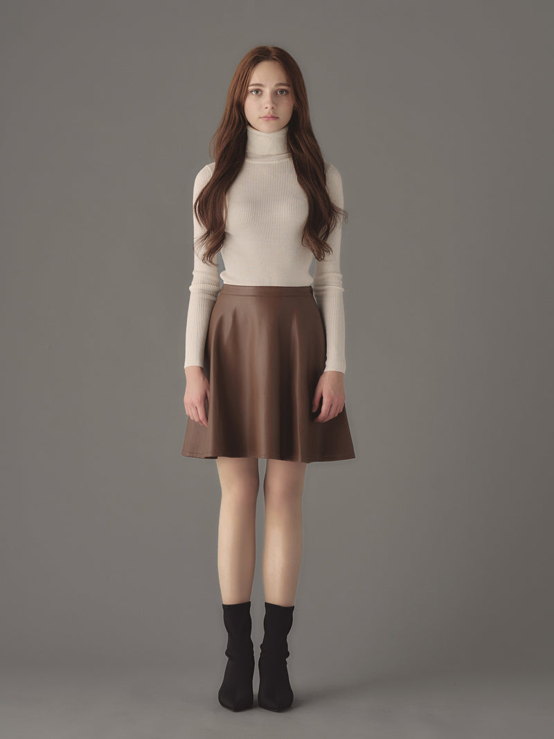 Fake leather flare mini skirt