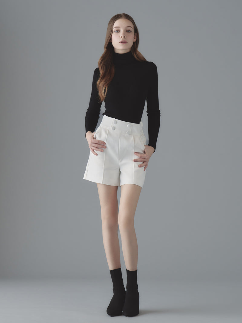 Lady tuck short pants