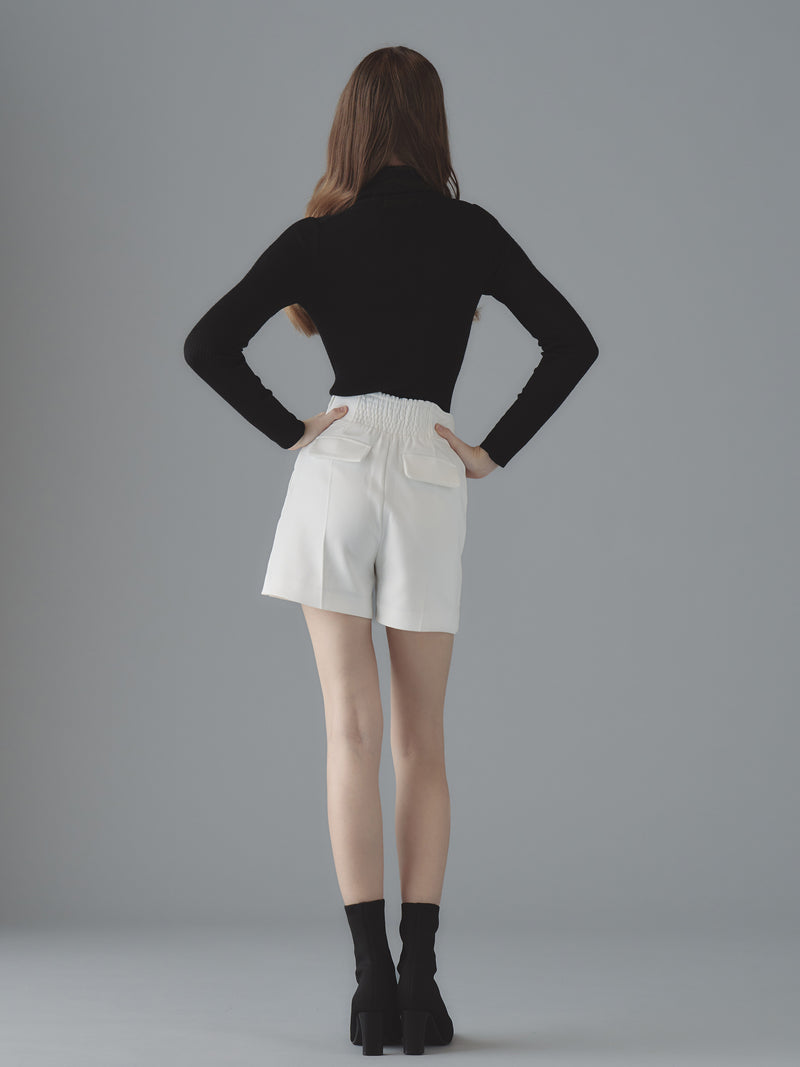 Lady tuck short pants