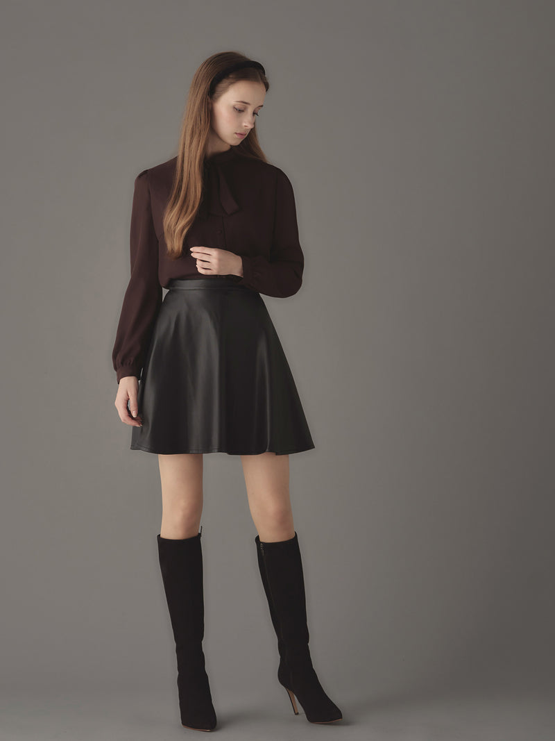 Fake leather flare mini skirt