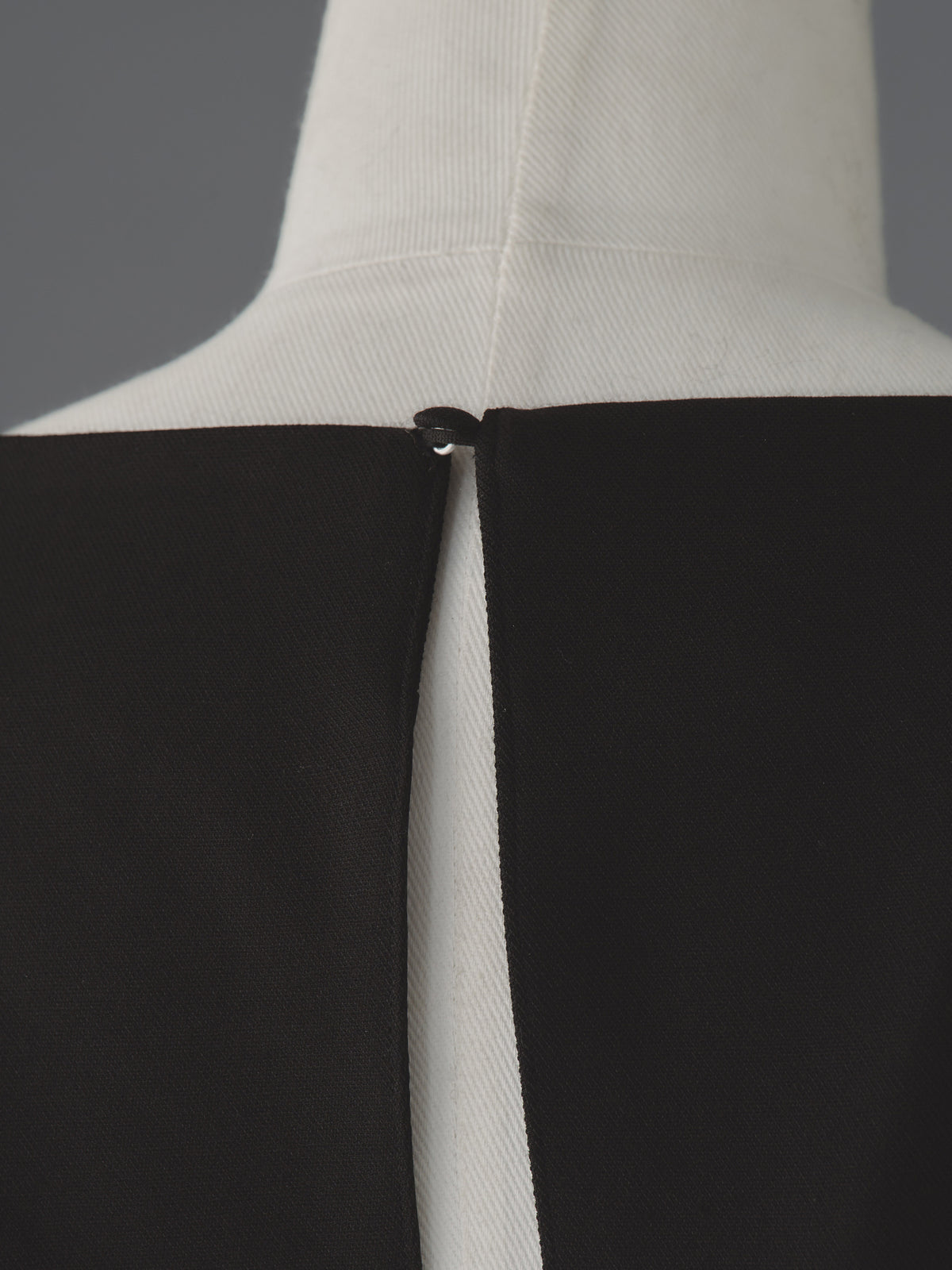 Porte-bonheur noir dress | EmiriaWiz公式オンラインストア