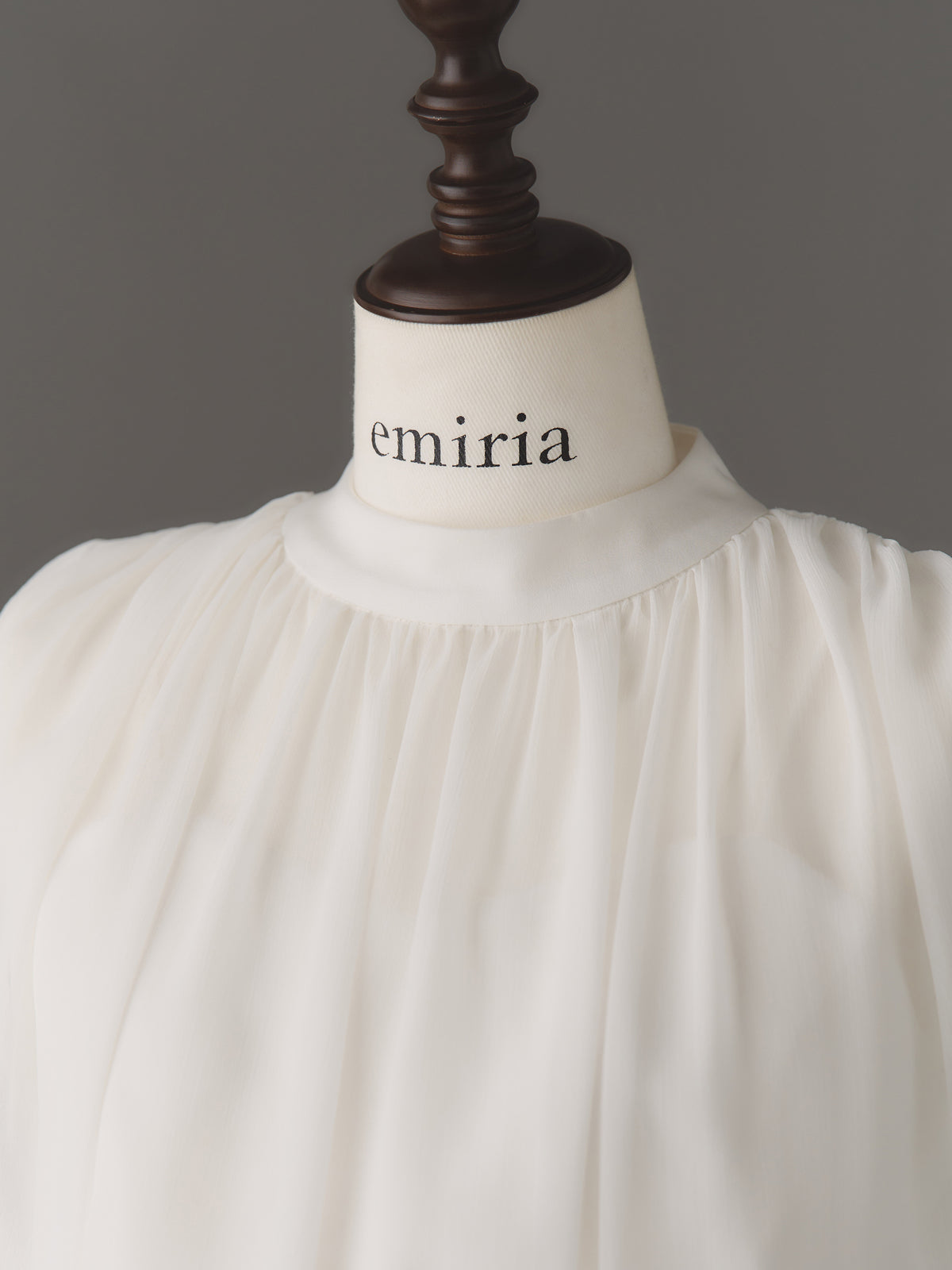 Belle Shirring Robe| エミリアウィズ公式オンラインストア