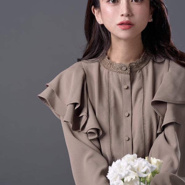 Petal like frill blouse | EmiriaWiz公式オンラインストア