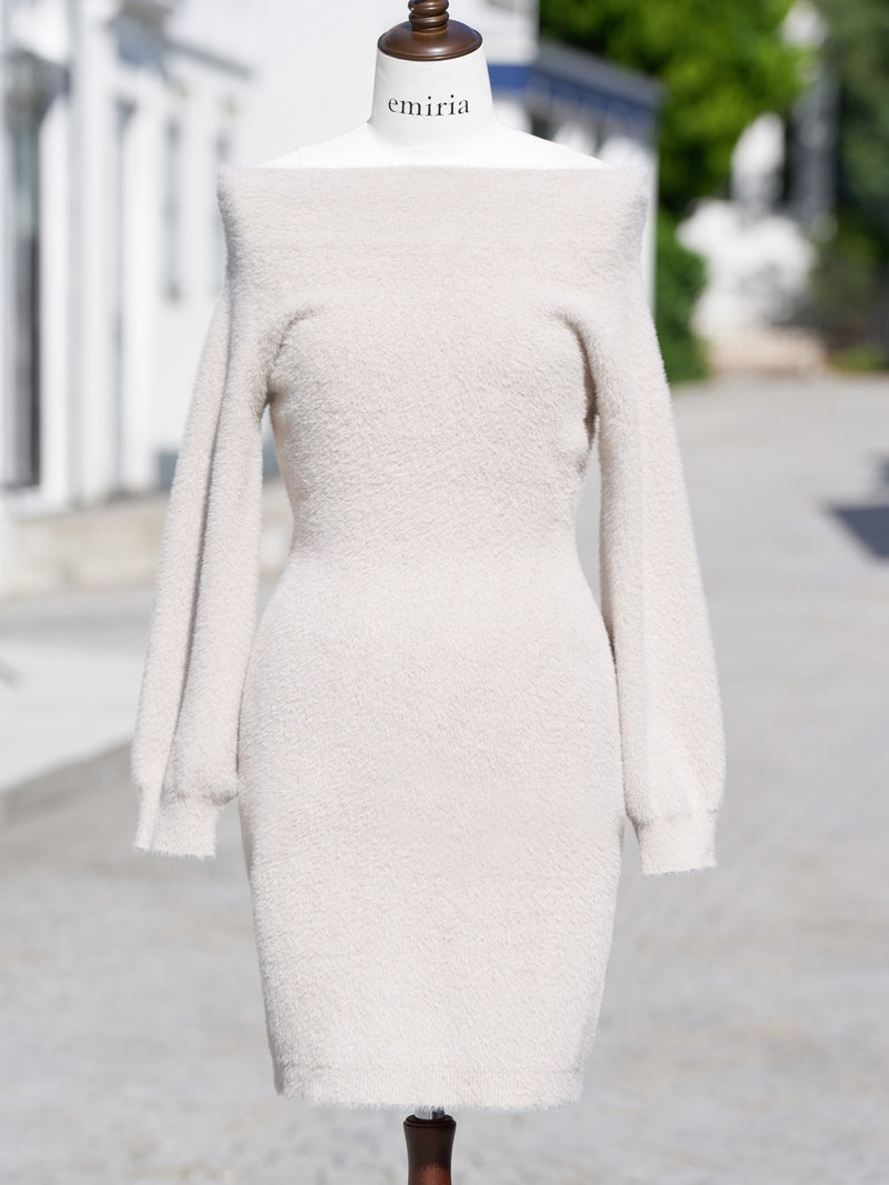 Fluffy off-shoulder knit one-piece | EmiriaWiz公式オンラインストア