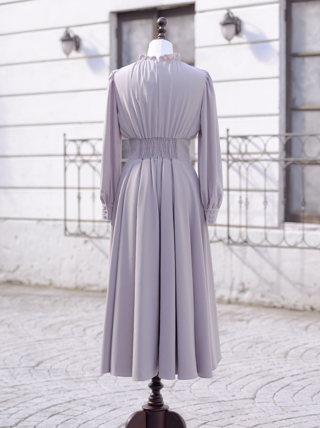 Attrait drape one-piece | EmiriaWiz公式オンラインストア